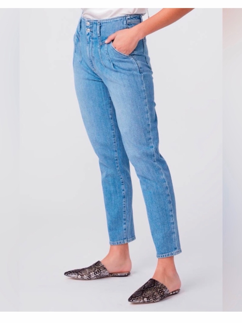 PAIGE Denim Light Wash Sarah Straight Ankle Jeans Size 28 Like New - Picture 2 of 16